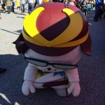 もう歩けないにゃ。残暑がとても暑いのにゃ。･･･でもこんなところでへこたれてられないにゃ。頑張るから冷たいお水くださいにゃ！